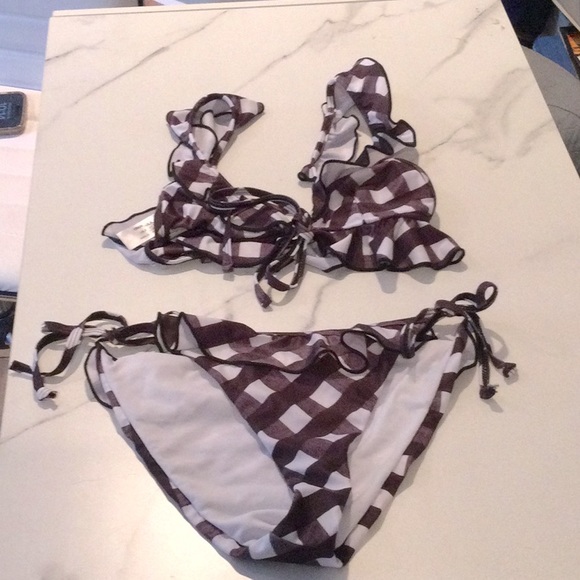 ASOS black and white checkered ruffle bikini size 2. - Picture 1 of 6